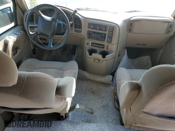 2003 GMC Safari z VIN 1GKEL19X03B503236, wystawiony jako Copart lot #71755844 z przebiegiem 109 438 mil mil oraz Szkody całkowita. Historia ofert i sprzedaży dostępna na DreamBid. Obrazek 8.