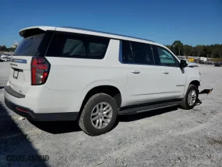 2022 Chevrolet Suburban LT with VIN 1GNSKCKD1NR162010, listed as a Copart auction lot 75701334 with 79,698 mi miles and Salvage Title. Bid and sale history available at carsss.com. Image 3.