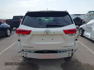 2017 Toyota Highlander Limited with VIN 5TDDZRFH9HS389870, listed as a IAAI auction lot 42272227 with 147,508 mi miles and . Bid and sale history available at DreamBid. Image 17.