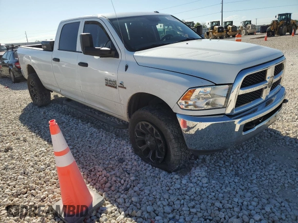2017 Ram 2500 Tradesman z VIN 3C6UR5HLXHG740401, wystawiony jako Copart lot #53829405 z przebiegiem 171 730 mil mil oraz Szkoda całkowita • Salvage title. Historia ofert i sprzedaży dostępna na DreamBid. Obrazek 4.