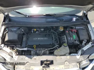 2014 Chevrolet Sonic LT z VIN 1G1JC5SH9E4199067, wystawiony jako Copart lot #61065235 z przebiegiem Nie podano mil oraz Szkoda całkowita • Salvage title. Historia ofert i sprzedaży dostępna na DreamBid. Obrazek 11.