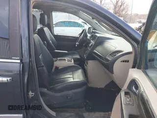 2014 Chrysler Town & Country Touring-L with VIN 2C4RC1CG4ER330072, listed as a IAAI auction lot 41533640 with 131,253 mi miles. Bid and sale history available at carsss.com. Image 5.