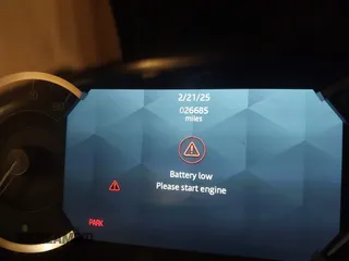 2023 Land Rover Range Rover Evoque Core S z VIN SALZJ2FXXPH210517, wystawiony jako IAAI lot #41642884 z przebiegiem 26 685 mil mil oraz . Historia ofert i sprzedaży dostępna na DreamBid. Obrazek 15.