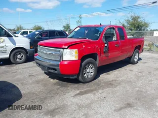 2007 Chevrolet Silverado 1500 LT w/1LT with VIN 2GCEC19C671599730, listed as a IAAI auction lot 41640569 with 192,835 mi miles. Bid and sale history available at carsss.com. Image 17.