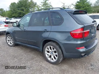 2011 BMW X5 35i z VIN 5UXZV4C57BL402606, wystawiony jako IAAI lot #42336940 z przebiegiem 163 224 mil mil oraz . Historia ofert i sprzedaży dostępna na DreamBid. Obrazek 3.