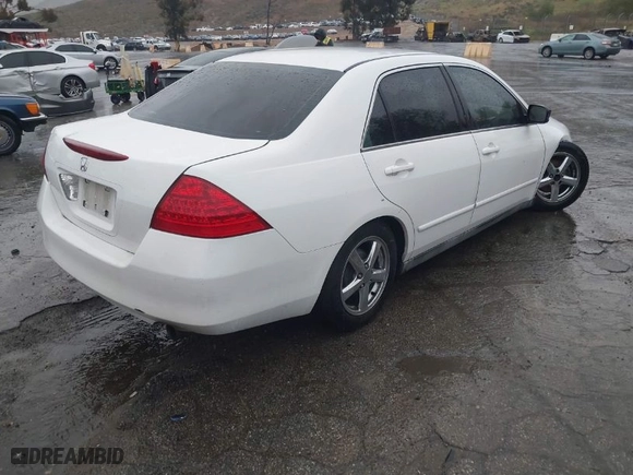 2006 Honda Accord Sdn LX with VIN 1HGCM56456A007605, listed as a IAAI auction lot 41736525 with 192209 miles. Bid and sale history available at carsss.com. Image 4.