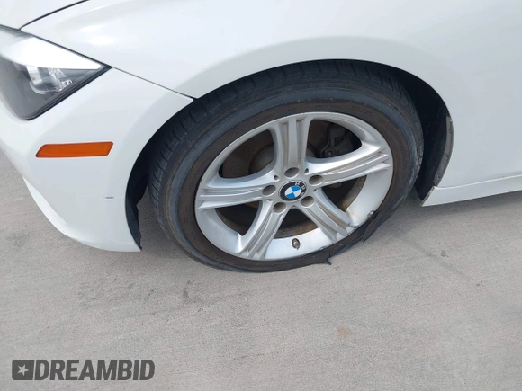 2015 BMW 3 Series 320i с VIN WBA3B1G5XFNT05271, выставлен на аукционе IAAI как лот 42049799 с пробегом 125 437 миль миль и . История ставок и продаж доступна на DreamBid. Изображение 18.