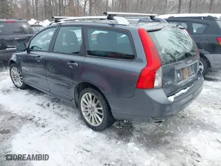 2008 Volvo V50 2.5T R-Design with VIN YV1MJ672682396325, listed as a IAAI auction lot 41456223 with 100,255 mi miles. Bid and sale history available at carsss.com. Image 3.