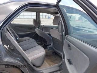 1992 Honda Civic DX z VIN 1HGEG8542NL032175, wystawiony jako IAAI lot #42187328 z przebiegiem 279 877 mil mil oraz . Historia ofert i sprzedaży dostępna na DreamBid. Obrazek 8.