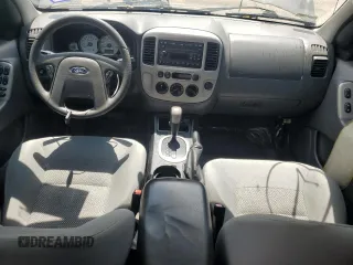 2006 Ford Escape XLT z VIN 1FMCU03186KA78489, wystawiony jako Copart lot #55412325 z przebiegiem 144 243 mil mil oraz Szkoda całkowita • Salvage title. Historia ofert i sprzedaży dostępna na DreamBid. Obrazek 8.