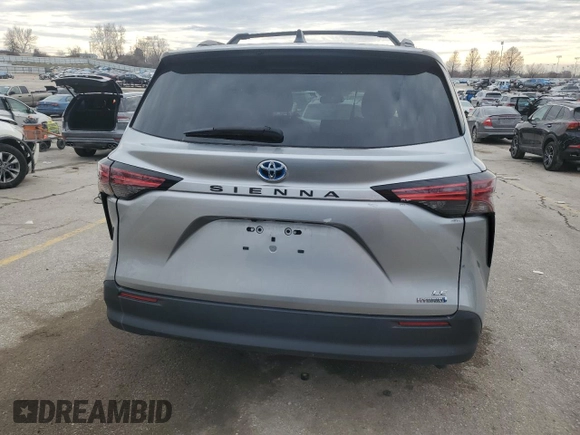 2021 Toyota Sienna LE z VIN 5TDBRKEC2MS031556, wystawiony jako Copart lot #42641195 z przebiegiem 55 211 mil mil oraz Szkoda całkowita • Salvage title. Historia ofert i sprzedaży dostępna na DreamBid. Obrazek 6.