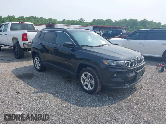 2023 Jeep Compass Altitude z VIN 3C4NJDBN3PT531113, wystawiony jako IAAI lot #42424849 z przebiegiem Nie podano mil oraz . Historia ofert i sprzedaży dostępna na DreamBid. Obrazek 1.