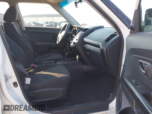 2013 Kia Soul with VIN KNDJT2A52D7760820, listed as a IAAI auction lot 41979704 with 188,265 mi miles. Bid and sale history available at carsss.com. Image 5.