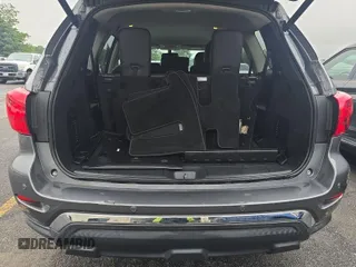 2019 Nissan Pathfinder SV z VIN 5N1DR2MM1KC647570, wystawiony jako IAAI lot #42573159 z przebiegiem 66 835 mil mil oraz . Historia ofert i sprzedaży dostępna na DreamBid. Obrazek 1.