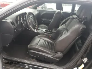 2013 Dodge Challenger SXT z VIN 2C3CDYAG6DH515778, wystawiony jako Copart lot #55976665 z przebiegiem 160 194 mil mil oraz Szkoda całkowita • Salvage title. Historia ofert i sprzedaży dostępna na DreamBid. Obrazek 7.