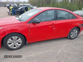 2014 Chevrolet Cruze LS z VIN 1G1PA5SG2E7151755, wystawiony jako IAAI lot #42043027 z przebiegiem 194 071 mil mil oraz . Historia ofert i sprzedaży dostępna na DreamBid. Obrazek 6.