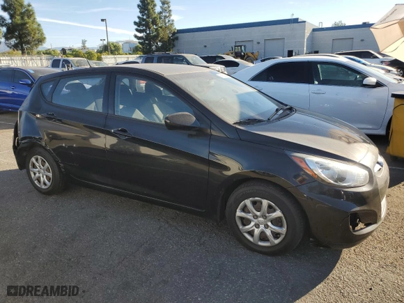 2013 Hyundai Accent GL with VIN KMHCT5AE8DU071632, listed as a Copart auction lot 76982384 with 100,067 mi miles and Salvage Title. Bid and sale history available at carsss.com. Image 4.