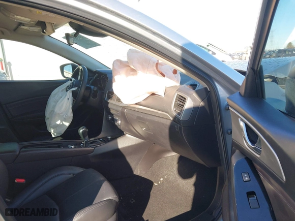 2018 Mazda Mazda3 4-Door Touring with VIN 3MZBN1V34JM179805, listed as a IAAI auction lot 41734757 with 59,468 mi miles. Bid and sale history available at carsss.com. Image 5.