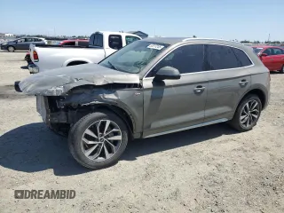 2023 Audi Q5 S line Premium Plus z VIN WA1EAAFY9P2007852, wystawiony jako Copart lot #55517245 z przebiegiem 25 296 mil mil oraz Szkody całkowita. Historia ofert i sprzedaży dostępna na DreamBid. Obrazek 1.