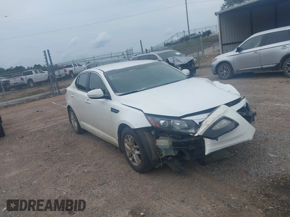 2013 Kia Optima LX z VIN KNAGM4A79D5304780, wystawiony jako IAAI lot #42277179 z przebiegiem 139 841 mil mil oraz . Historia ofert i sprzedaży dostępna na DreamBid. Obrazek 1.