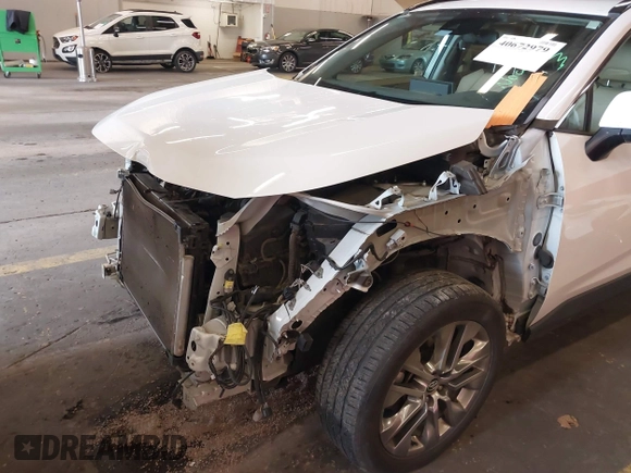 2020 Toyota RAV4 XLE Premium with VIN 2T3C1RFV1LC042163, listed as a IAAI auction lot 40672979 with 76,016 mi miles. Bid and sale history available at carsss.com. Image 19.