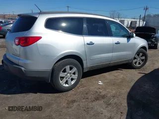 2012 Chevrolet Traverse 1LT z VIN 1GNKVGED3CJ230085, wystawiony jako IAAI lot #41752517 z przebiegiem 166 330 mil mil oraz . Historia ofert i sprzedaży dostępna na DreamBid. Obrazek 4.