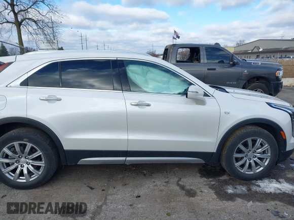 2022 Cadillac XT4 AWD Premium Luxury with VIN 1GYFZDR49NF105003, listed as a IAAI auction lot 41009382 with 43,395 mi miles and . Bid and sale history available at carsss.com. Image 13.