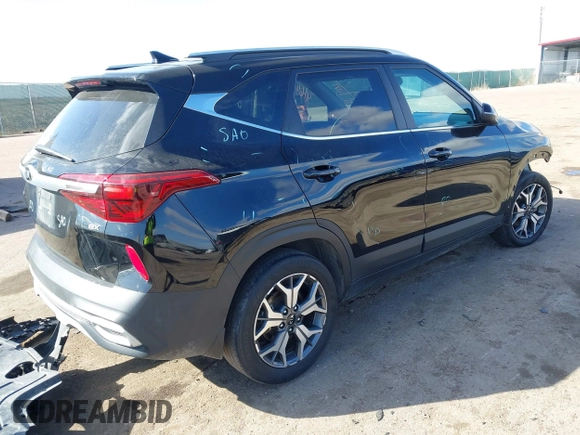 2021 Kia Seltos EX z VIN KNDERCAA6M7110505, wystawiony jako IAAI lot #41645002 z przebiegiem 45 403 mil mil oraz . Historia ofert i sprzedaży dostępna na DreamBid. Obrazek 4.