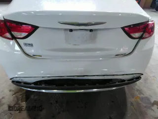 2015 Chrysler 200 Limited with VIN 1C3CCCAB9FN708205, listed as a IAAI auction lot 41946588 with 166,372 mi miles. Bid and sale history available at carsss.com. Image 15.