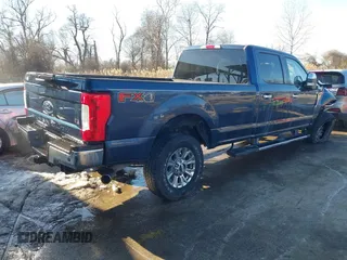 2018 Ford Super Duty F-250 SRW XL with VIN 1FT7W2B65JEB80445, listed as a IAAI auction lot 41320771 with 84,832 mi miles. Bid and sale history available at carsss.com. Image 4.