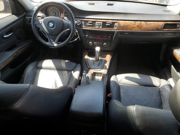 2010 BMW 3 Series 328i z VIN WBAPH5G51ANM36279, wystawiony jako Copart lot #58423785 z przebiegiem 121 379 mil mil oraz Szkoda całkowita • Salvage title. Historia ofert i sprzedaży dostępna na DreamBid. Obrazek 8.