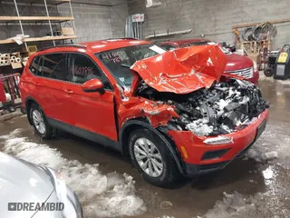 2018 Volkswagen Tiguan S with VIN 3VV1B7AX6JM081850, listed as a IAAI auction lot 41607896 with 101,068 mi miles. Bid and sale history available at carsss.com. Image 1.