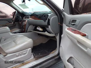 2007 Chevrolet Avalanche LS with VIN 3GNEC12087G204834, listed as a IAAI auction lot 42144606 with Not provided miles and . Bid and sale history available at DreamBid. Image 5.