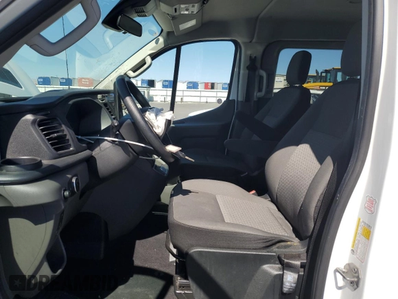 2024 Ford Transit Passenger XL with VIN 1FBAX2YG2RKA09205, listed as a Copart auction lot 57095995 with 32,059 mi miles and Clean title. Bid and sale history available at DreamBid. Image 7.