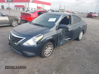2017 Nissan Versa SV z VIN 3N1CN7AP4HL843395, wystawiony jako IAAI lot #42125911 z przebiegiem 157 897 mil mil oraz . Historia ofert i sprzedaży dostępna na DreamBid. Obrazek 2.