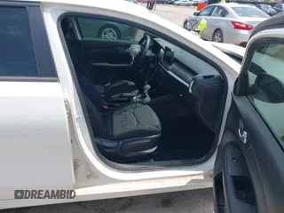 2021 Kia Forte LXS с VIN 3KPF24AD5ME378373, выставлен на аукционе IAAI как лот 42117497 с пробегом 66 934 миль миль и . История ставок и продаж доступна на DreamBid. Изображение 5.