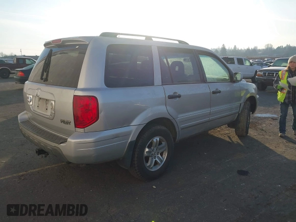 2005 Honda Pilot EX-L z VIN 2HKYF18685H542800, wystawiony jako IAAI lot #41473958 z przebiegiem Nie podano mil oraz . Historia ofert i sprzedaży dostępna na DreamBid. Obrazek 4.