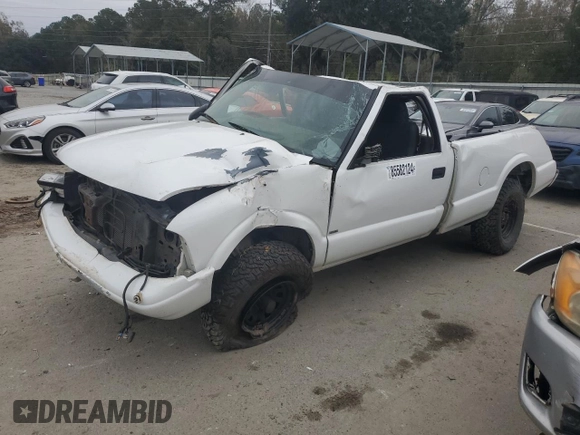 2002 GMC Sonoma SL z VIN 1GTCS145728219657, wystawiony jako Copart lot #85582124 z przebiegiem Nie podano mil oraz Szkody całkowita. Historia ofert i sprzedaży dostępna na DreamBid. Obrazek 1.