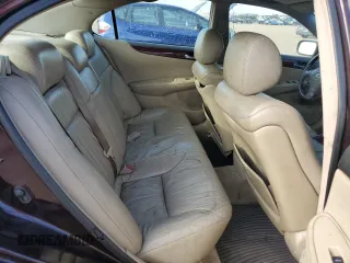 2002 Lexus ES 300 z VIN JTHBF30G620069802, wystawiony jako Copart lot #56731245 z przebiegiem 245 280 mil mil oraz Szkoda całkowita • Salvage title. Historia ofert i sprzedaży dostępna na DreamBid. Obrazek 10.