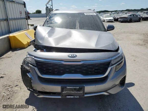 2021 Kia Seltos S with VIN KNDEUCA20M7148044, listed as a Copart auction lot 60427794 with NaN miles and Salvage Title. Bid and sale history available at carsss.com. Image 5.
