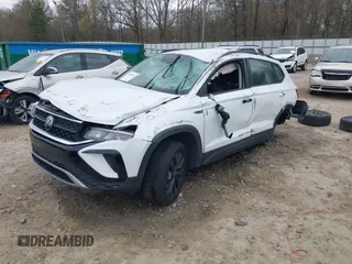 2023 Volkswagen Taos S с VIN 3VVDX7B26PM338533, выставлен на аукционе IAAI как лот 41850012 с пробегом 27 259 миль миль и . История ставок и продаж доступна на DreamBid. Изображение 2.