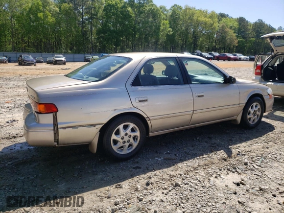 2000 Toyota Camry CE with VIN JT2BG22K9Y0452547, listed as a Copart auction lot 52342835 with 191,788 mi miles and Salvage Title. Bid and sale history available at carsss.com. Image 3.