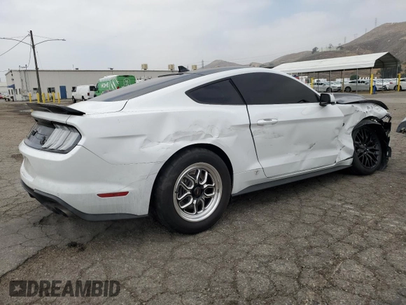 2021 Ford Mustang GT z VIN 1FA6P8CF7M5154451, wystawiony jako Copart lot #59484465 z przebiegiem 26 817 mil mil oraz Szkoda całkowita • Salvage title. Historia ofert i sprzedaży dostępna na DreamBid. Obrazek 3.