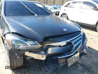 2015 Mercedes-Benz E-Class E 350 Luxury with VIN WDDHF8JB7FB115231, listed as a IAAI auction lot 41363482 with 132,000 mi miles. Bid and sale history available at carsss.com. Image 6.