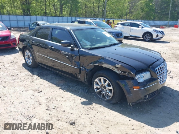 2008 Chrysler 300 Touring with VIN 2C3LA53G78H272475, listed as a IAAI auction lot 41998387 with 177,858 mi miles. Bid and sale history available at carsss.com. Image 1.