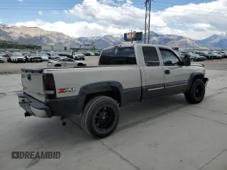2004 Chevrolet Silverado 1500 Z71 with VIN 1GCEK19T84Z154525, listed as a Copart auction lot 54240895 with 228,359 mi miles and Salvage Title. Bid and sale history available at DreamBid. Image 3.