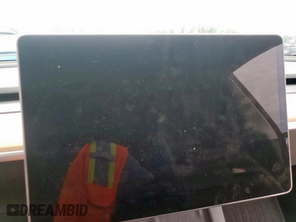 2024 Tesla Model Y Performance z VIN 7SAYGDEF0RA266605, wystawiony jako Copart lot #57820905 z przebiegiem Nie podano mil oraz Szkoda całkowita • Salvage title. Historia ofert i sprzedaży dostępna na DreamBid. Obrazek 9.