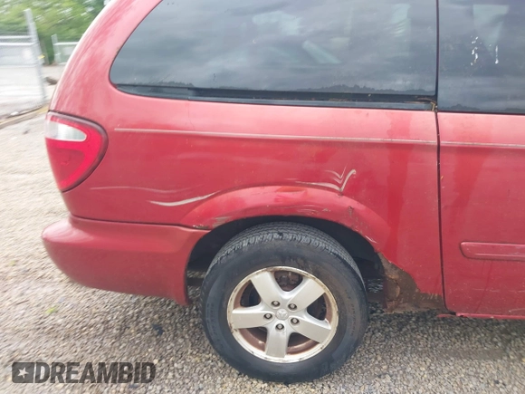 2005 Dodge Caravan SXT with VIN 2D4GP44L35R127086, listed as a IAAI auction lot 42135667 with 78,262 mi miles and . Bid and sale history available at carsss.com. Image 14.