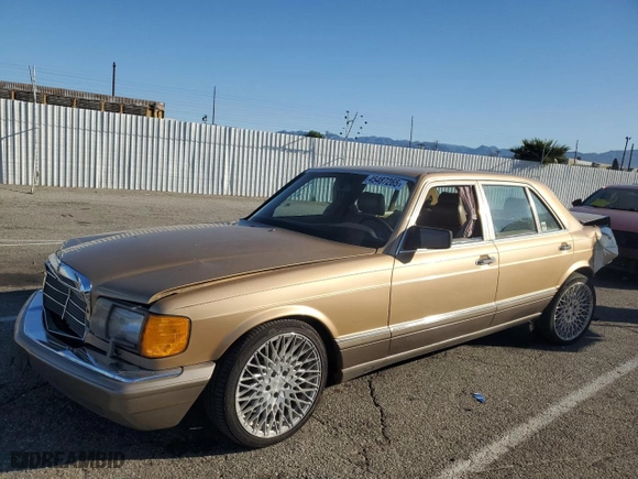 1987 Mercedes-Benz 300 Series 300SDL with VIN WDBCB25D4HA324393, listed as a Copart auction lot 45487265 with 245,723 mi miles and Salvage Title. Bid and sale history available at carsss.com. Image 1.