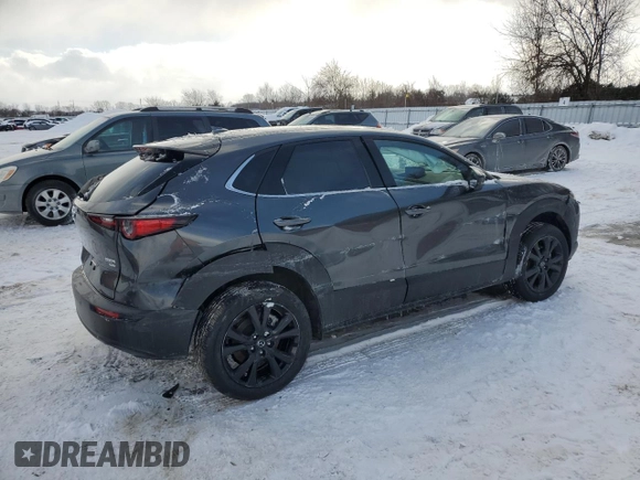 2024 Mazda CX-30 Premium z VIN 3MVDMBDYXRM646995, wystawiony jako Copart lot #89282365 z przebiegiem 4049 mil mil oraz Szkoda całkowita • Salvage title. Historia ofert i sprzedaży dostępna na DreamBid. Obrazek 3.